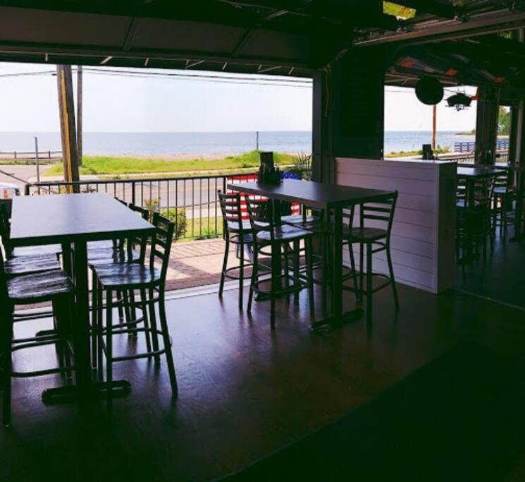 Beachy Bay Breeze Bungalow 2Br With Parking And Close To Many Amenities. West Haven Exterior foto